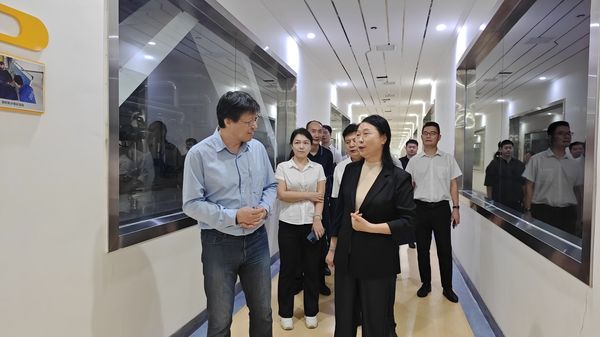 河南证监局党委书记、局长李钢一行莅临公司调研指导